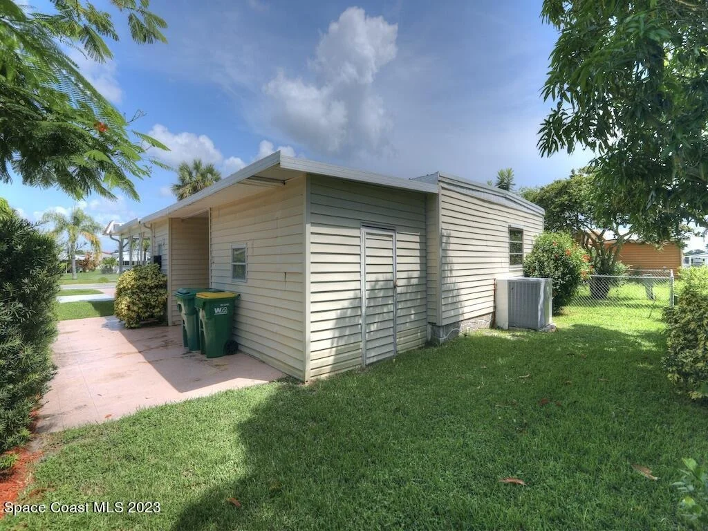 Photo of 925 Barefoot Boulevard