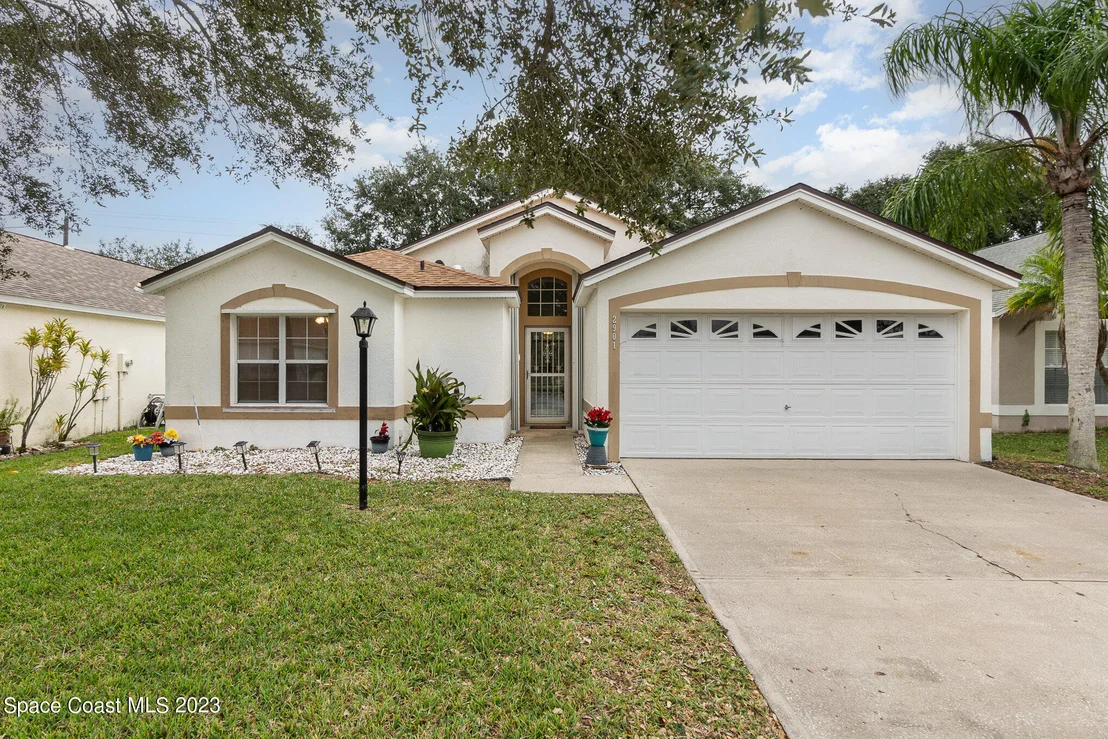Photo of 2901 Saint James Lane