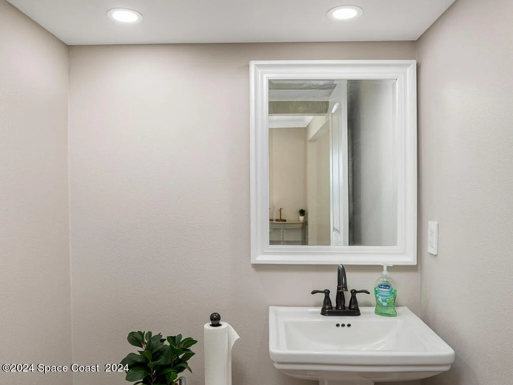 Photo of 2125 Indian River Drive