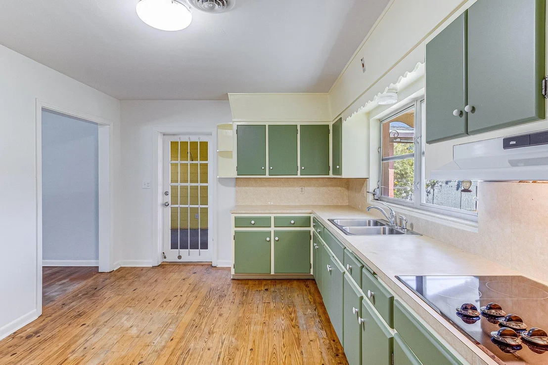Photo of 114 Lagoon Avenue
