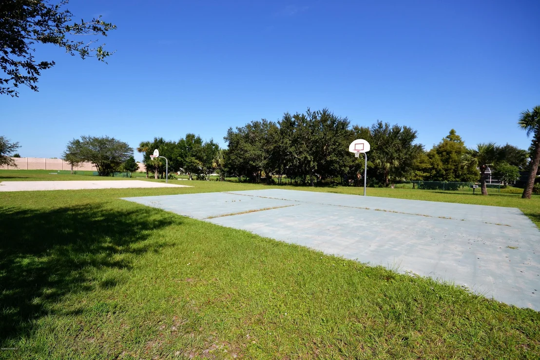 Photo of 2093 Lionel Drive