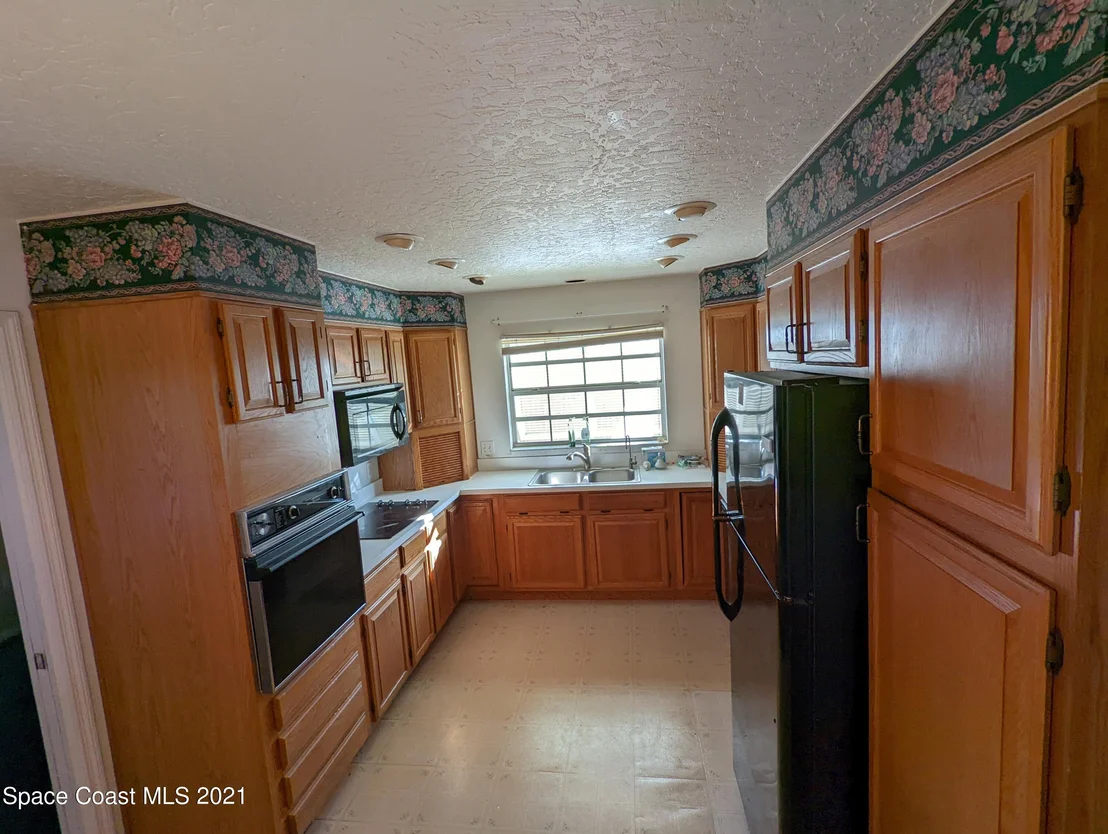 Photo of 6487 Hudson Road