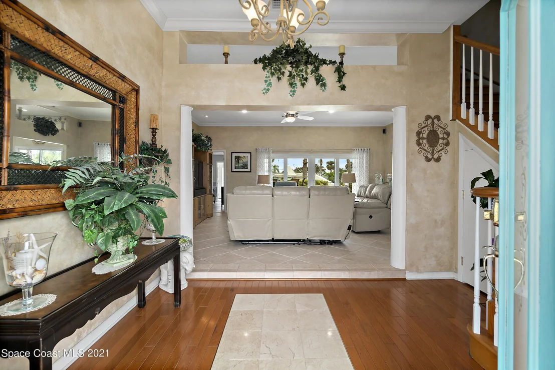 Photo of 432 Cardinal Drive