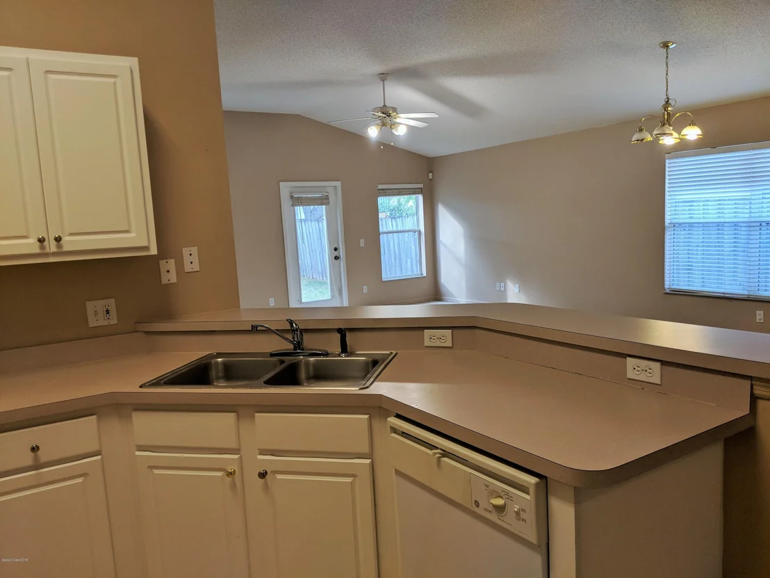 Photo of 665 Sedgewood Circle