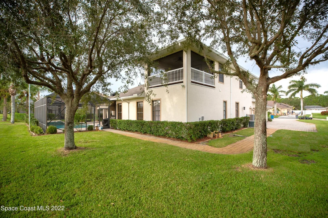 Photo of 2112 Windbrook Drive SE
