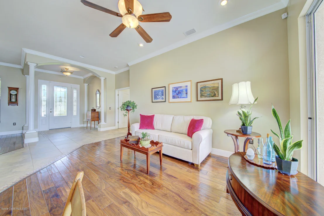 Photo of 2084 Botanica Circle