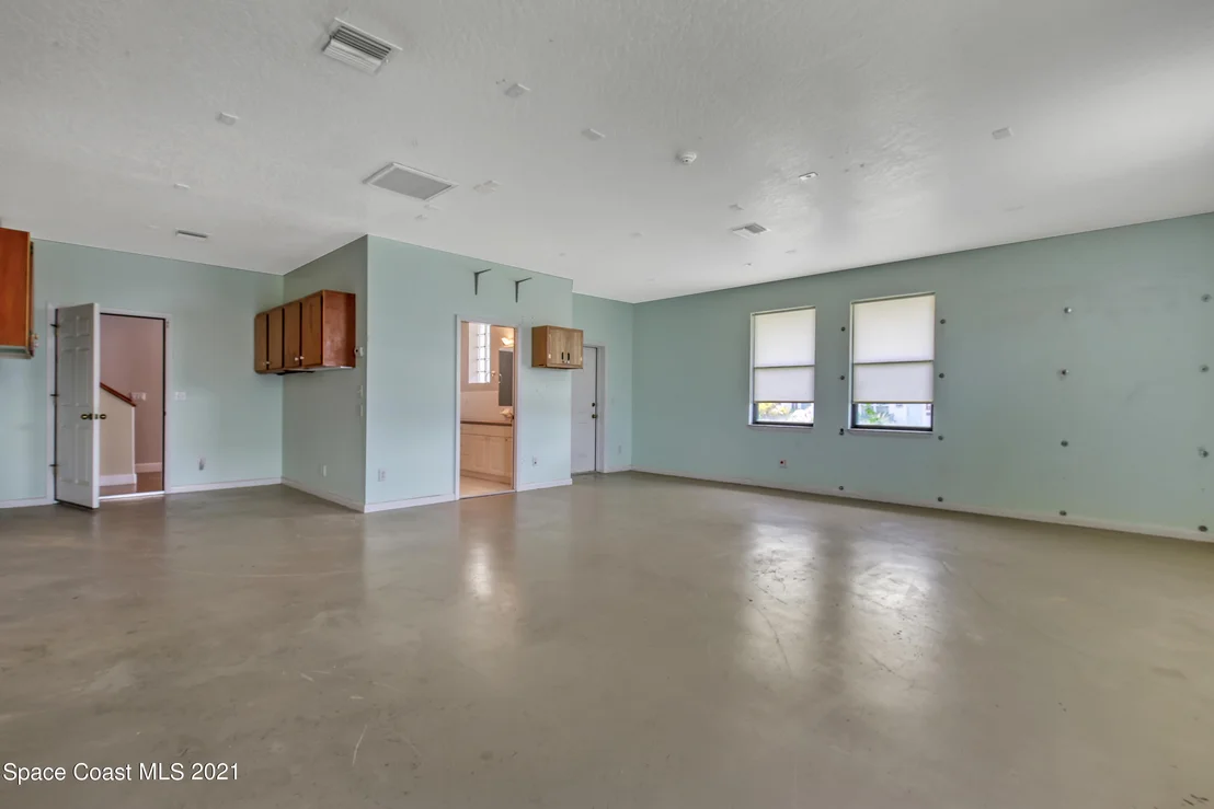Photo of 457 Cardinal Drive