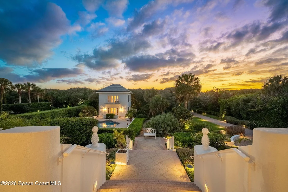 Photo of 680 Ocean Road