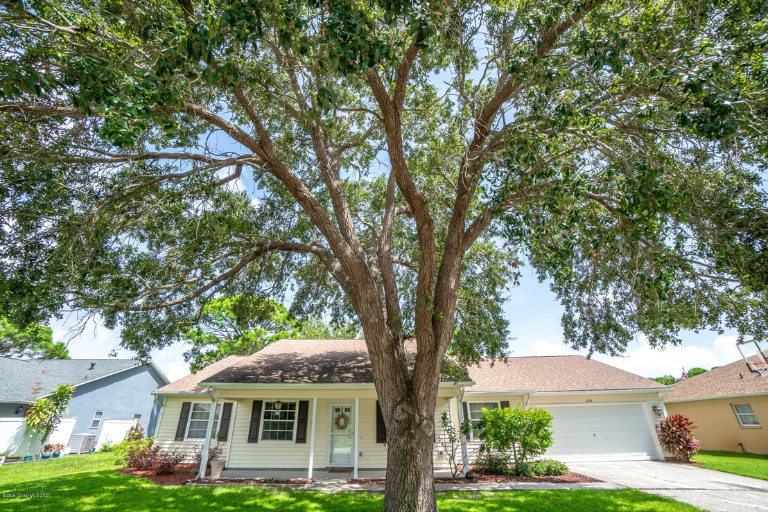 Photo of 1074 Red Bud Circle