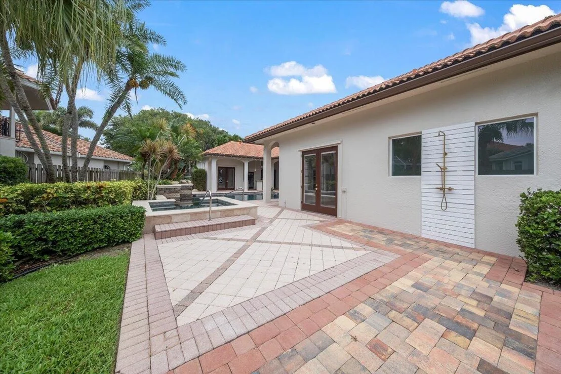 Photo of 405 Newport Drive