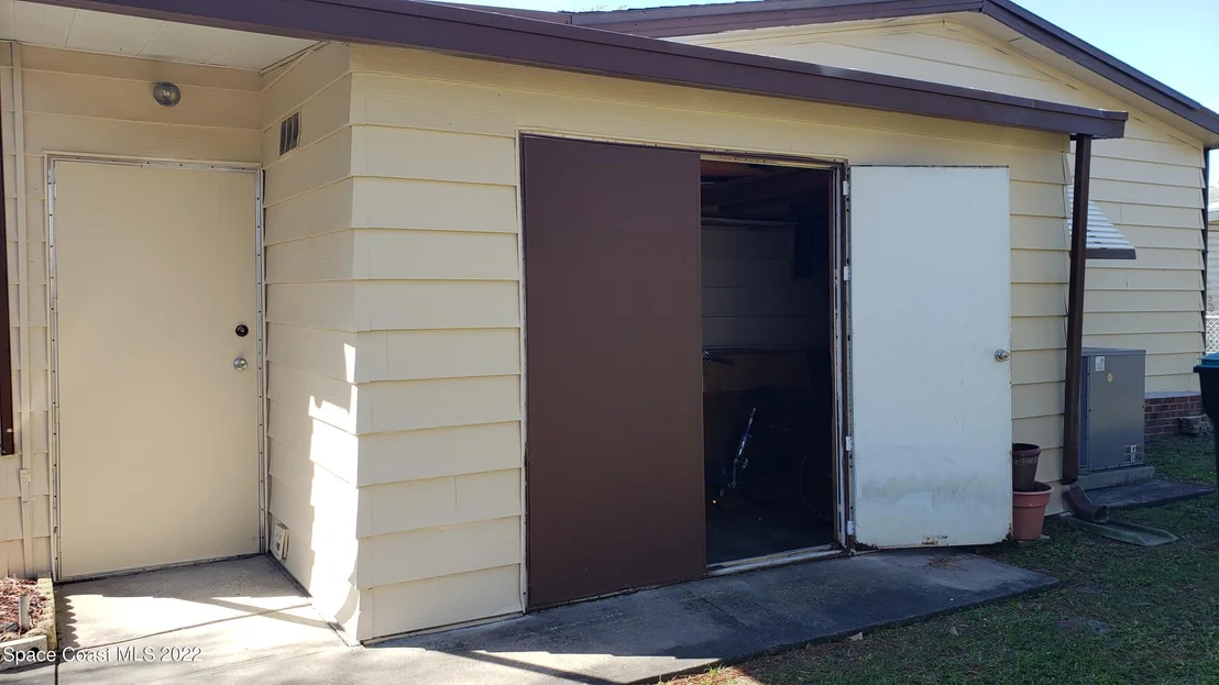 Photo of 2375 Coconut Palm Drive NE