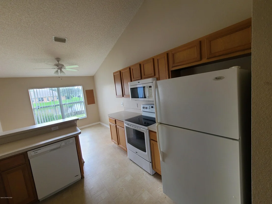 Photo of 1085 Kingfisher Way