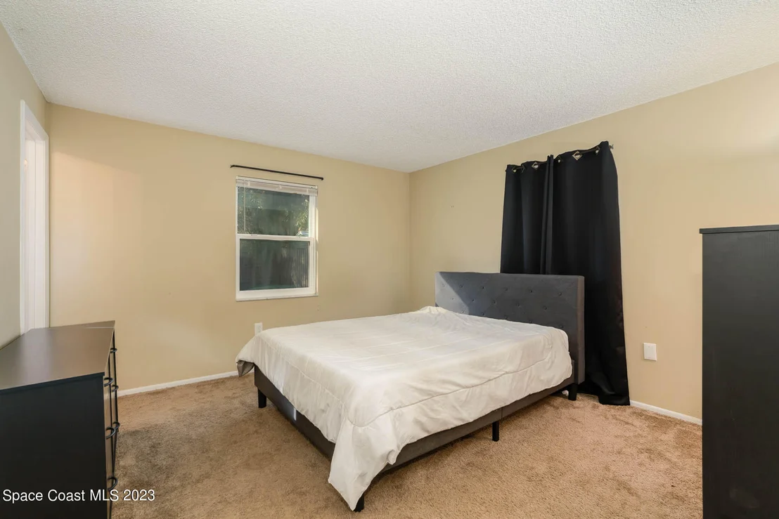 Photo of 2445 Victor Road