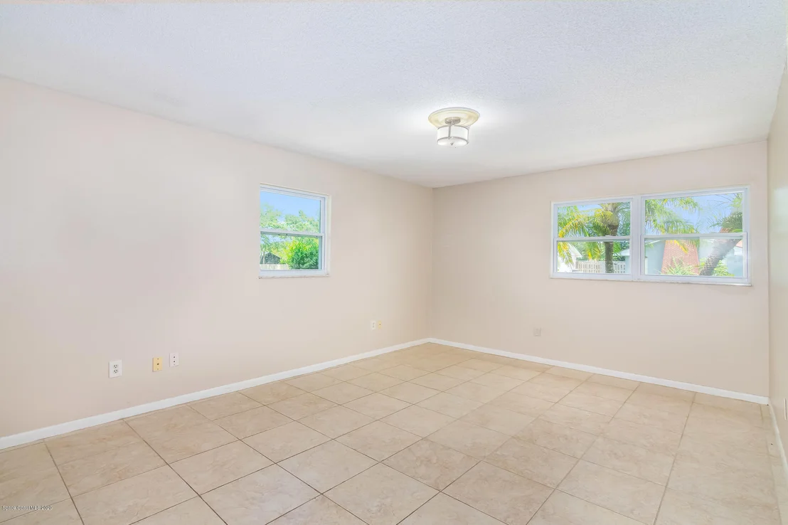Photo of 790 Pebble Beach Avenue NE