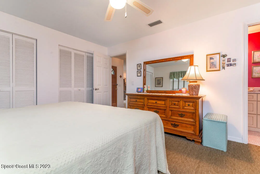 Photo of 2115 S River Road