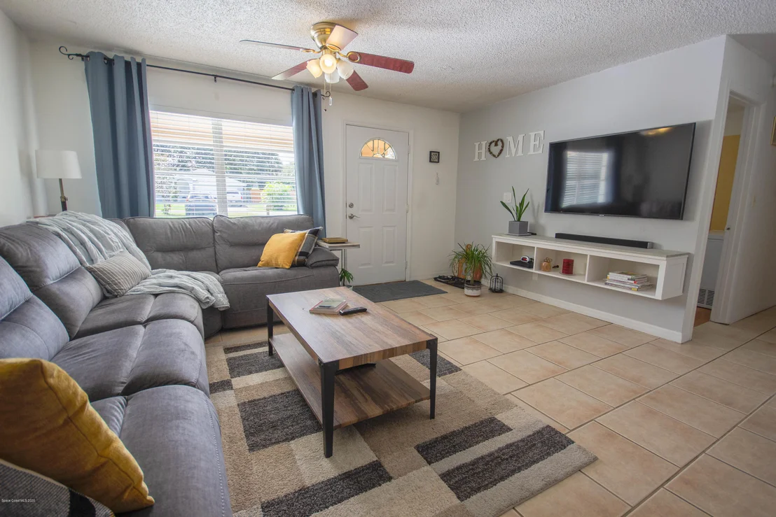 Photo of 5950 Edison Street