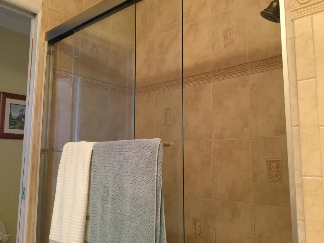 Photo of 610 N Robert Way
