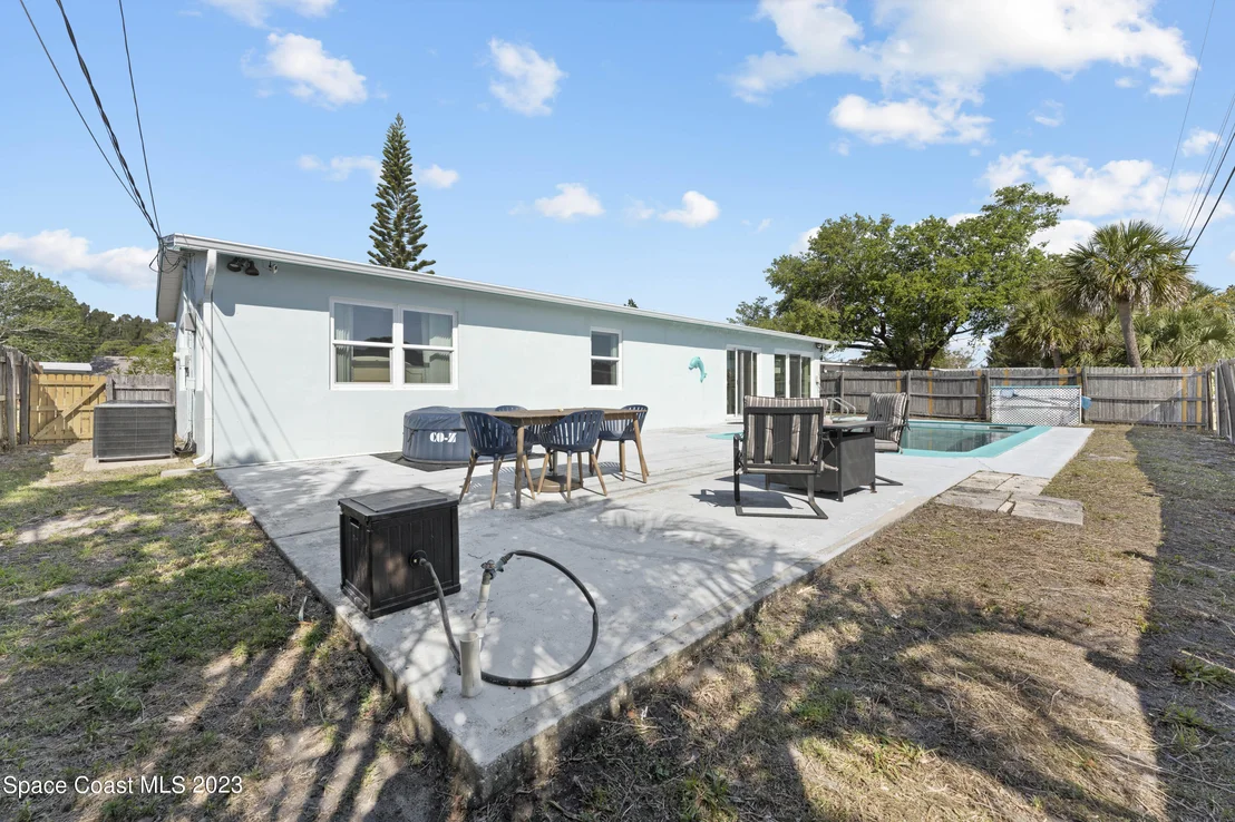 Photo of 1155 Wild Rose Drive NE
