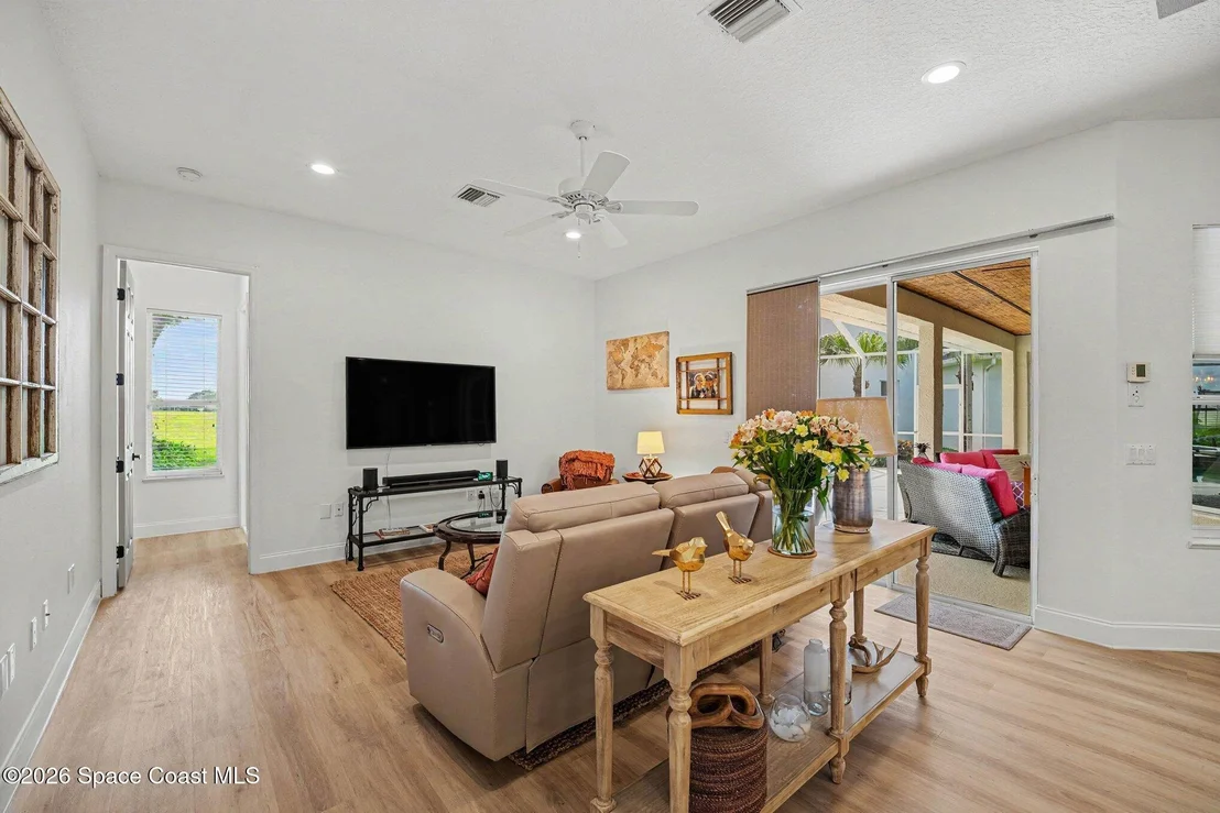 Photo of 7977 Bradwick Way