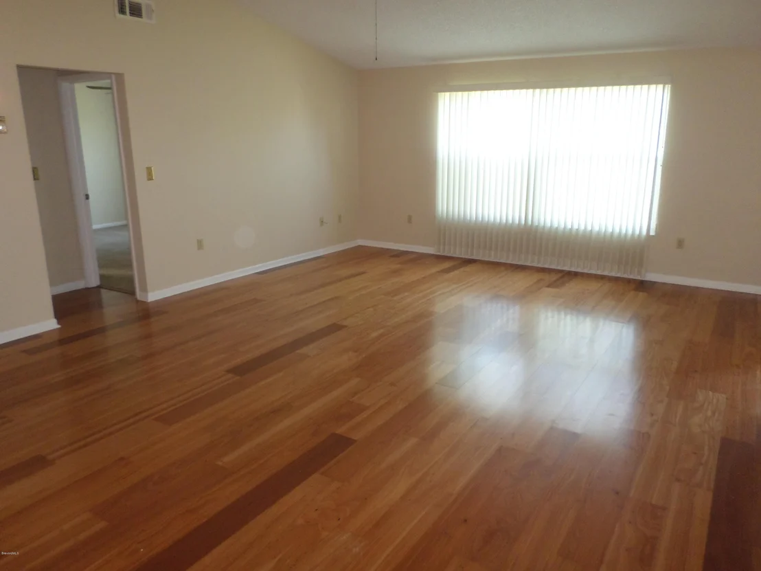 Photo of 831 Pine Shadows Avenue