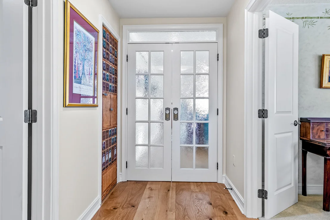 Photo of Unit 401 at 29 Riverside Drive