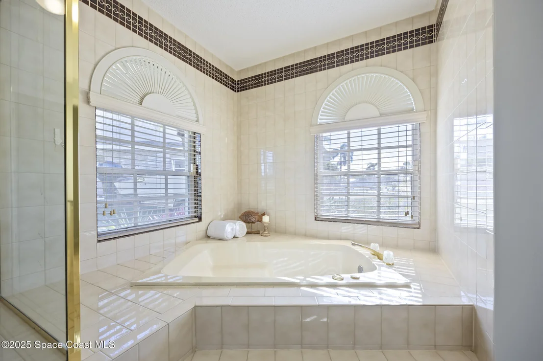 Photo of 897 Champion Drive NE