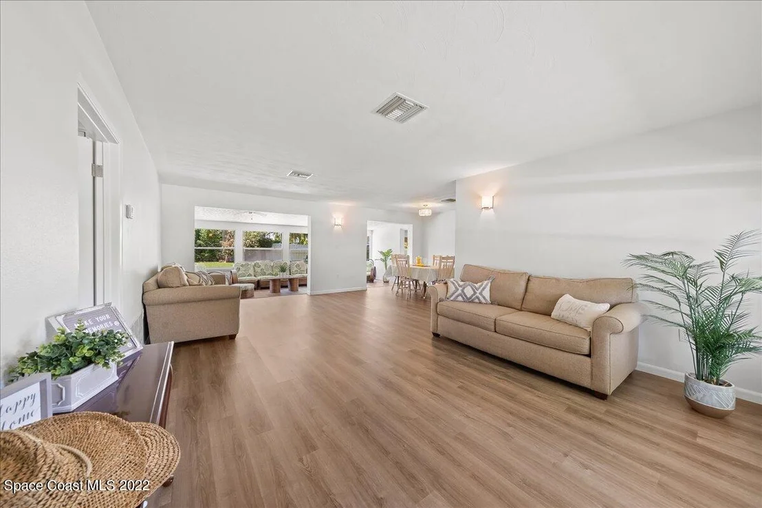 Photo of 453 Dolphin Street