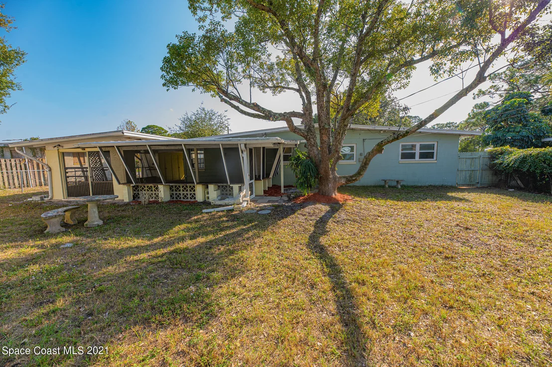 Photo of 1050 Myrtle Lane