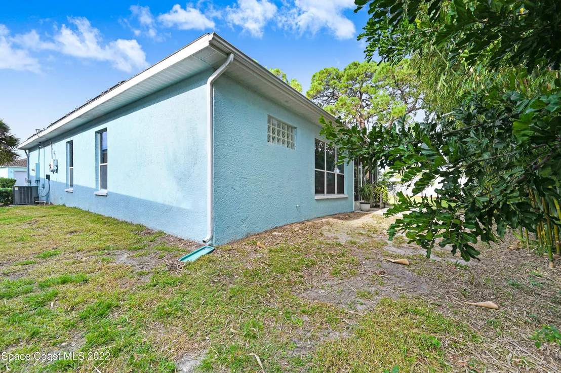 Photo of 852 Villa Drive
