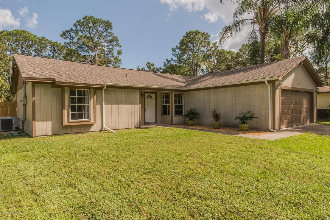Photo of 7215 Freeport Road