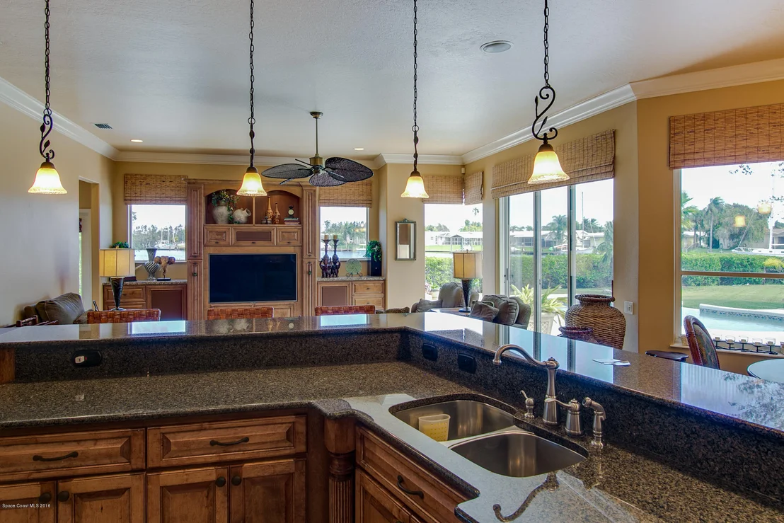 Photo of 256 Lanternback Island Drive