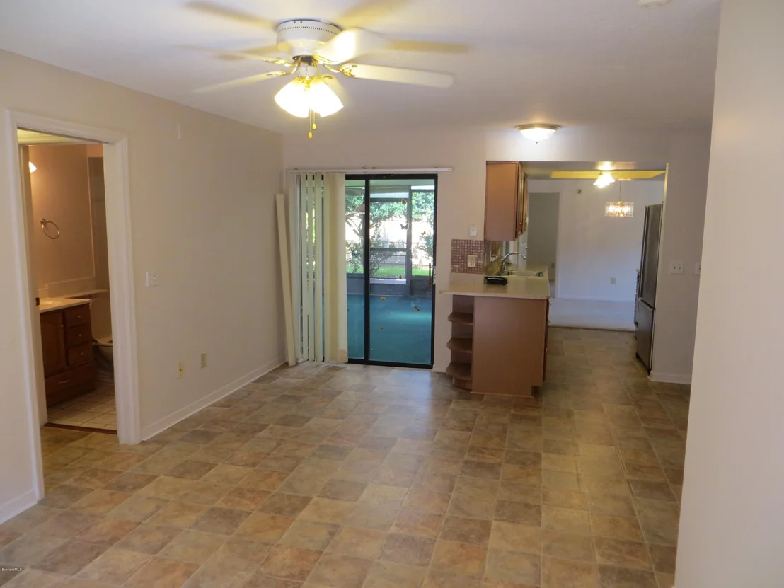 Photo of 947 Pineland Drive