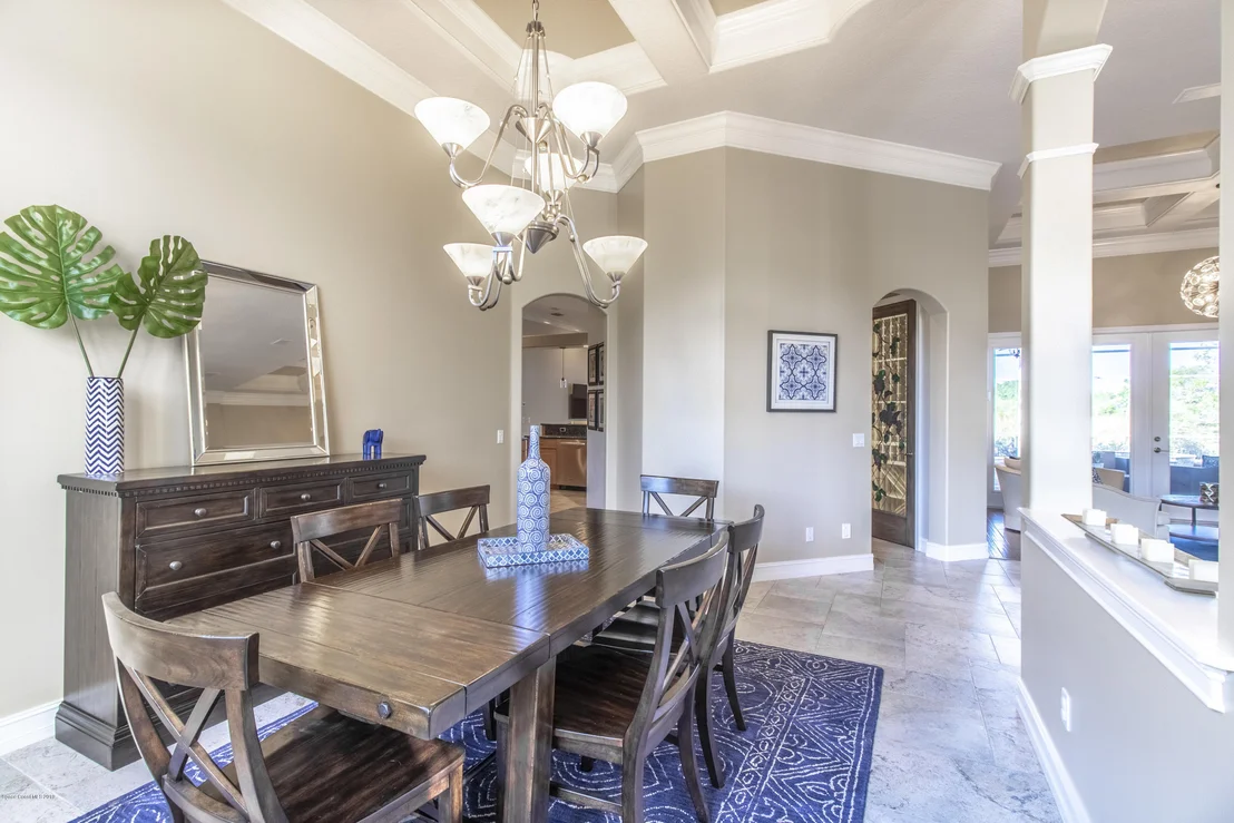 Photo of 814 Chatsworth Drive