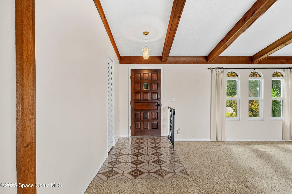 Photo of 424 Arrowhead Lane