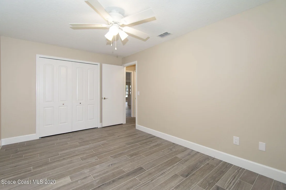 Photo of 987 Pineland Drive