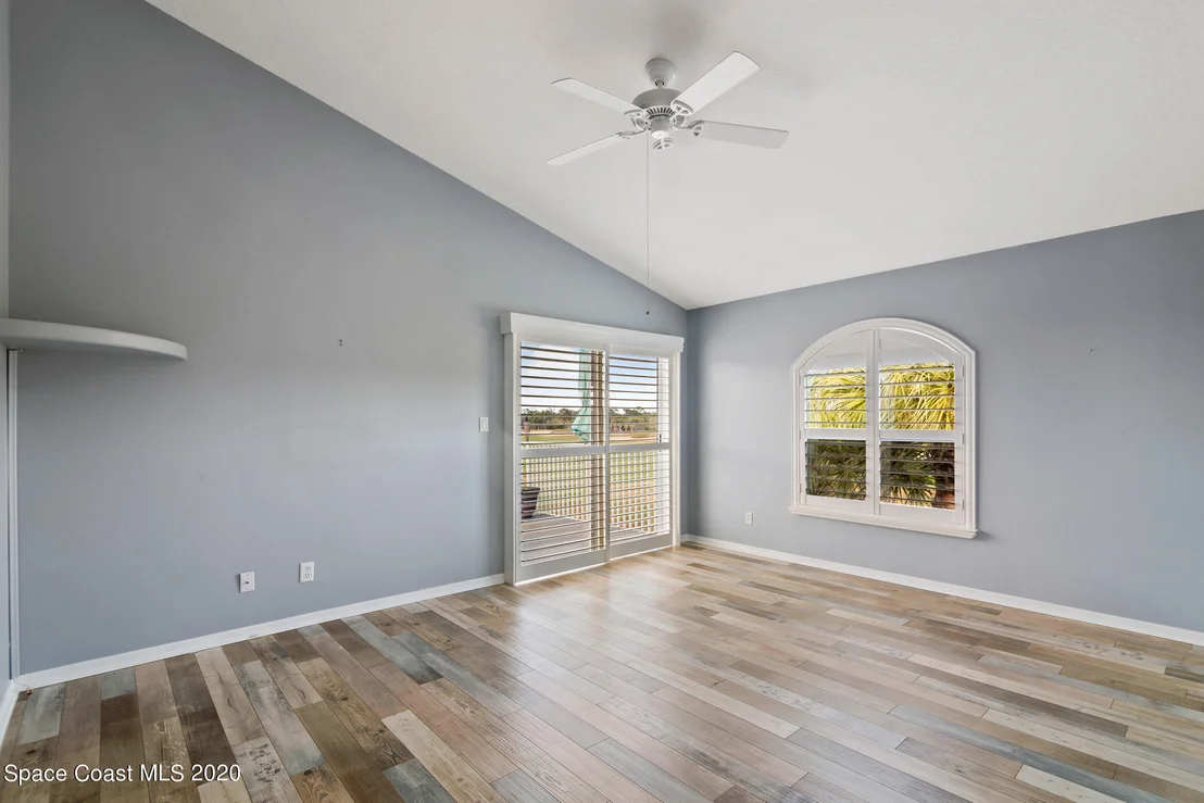 Photo of 1937 Golf Vista Boulevard