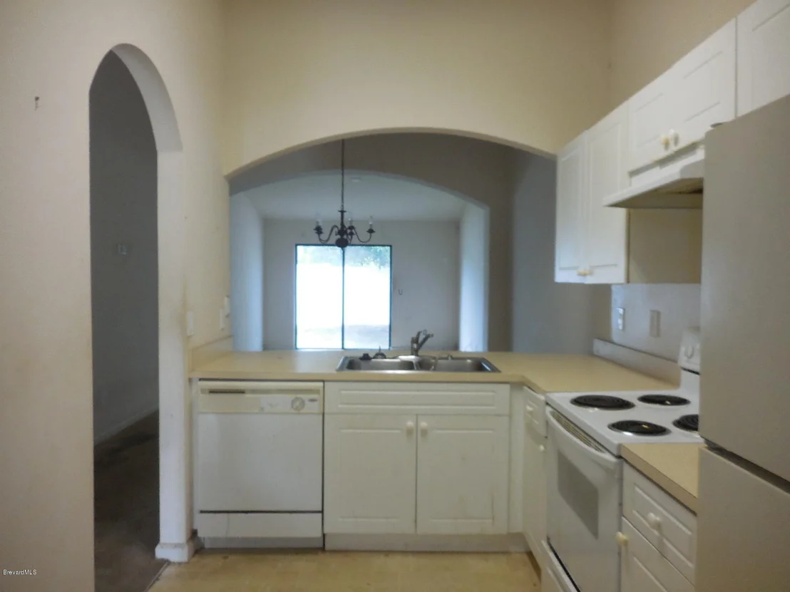 Photo of Unit 104 at 890 LUMINARY Circle
