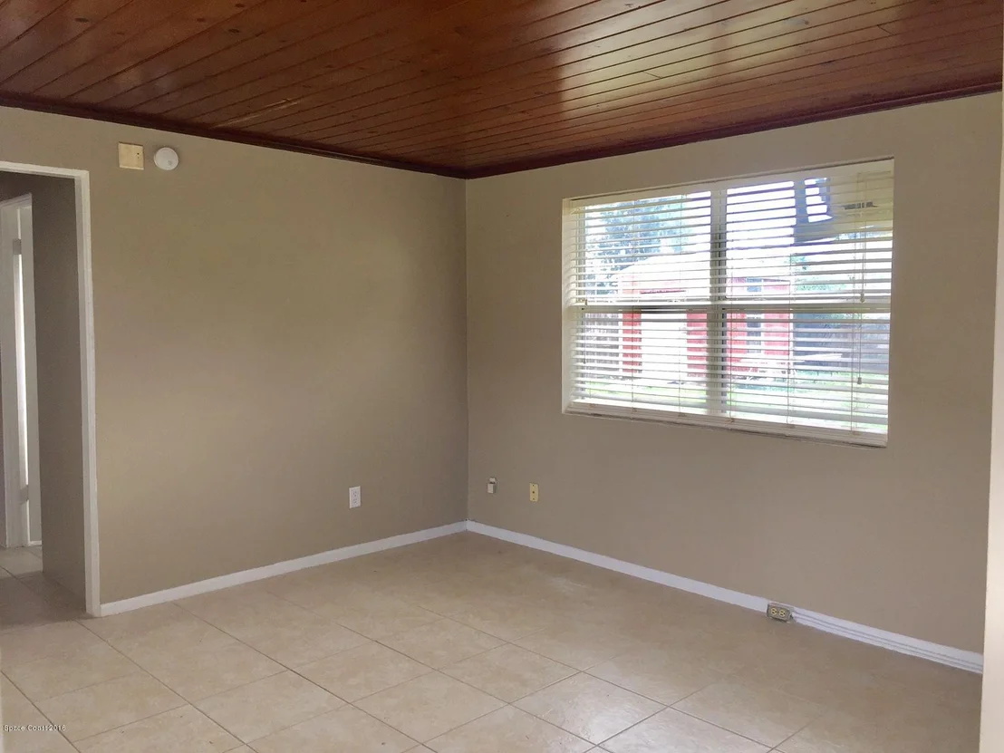 Photo of 2540 Clinton Drive NE