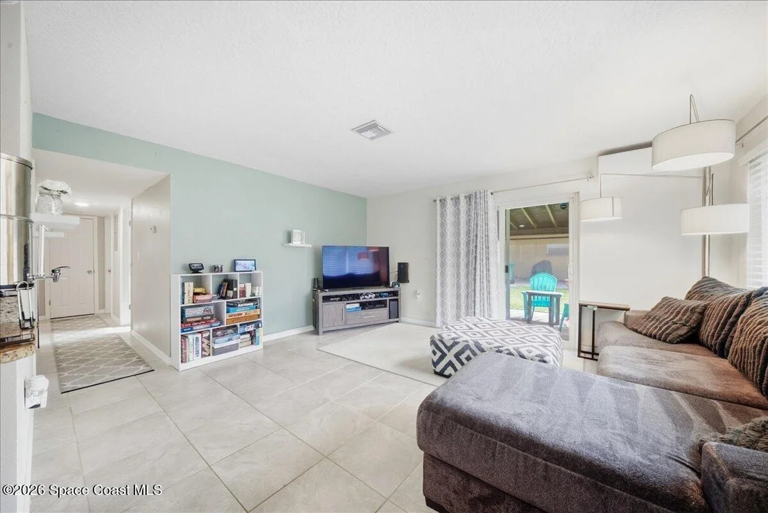 Photo of 2484 Victor Road