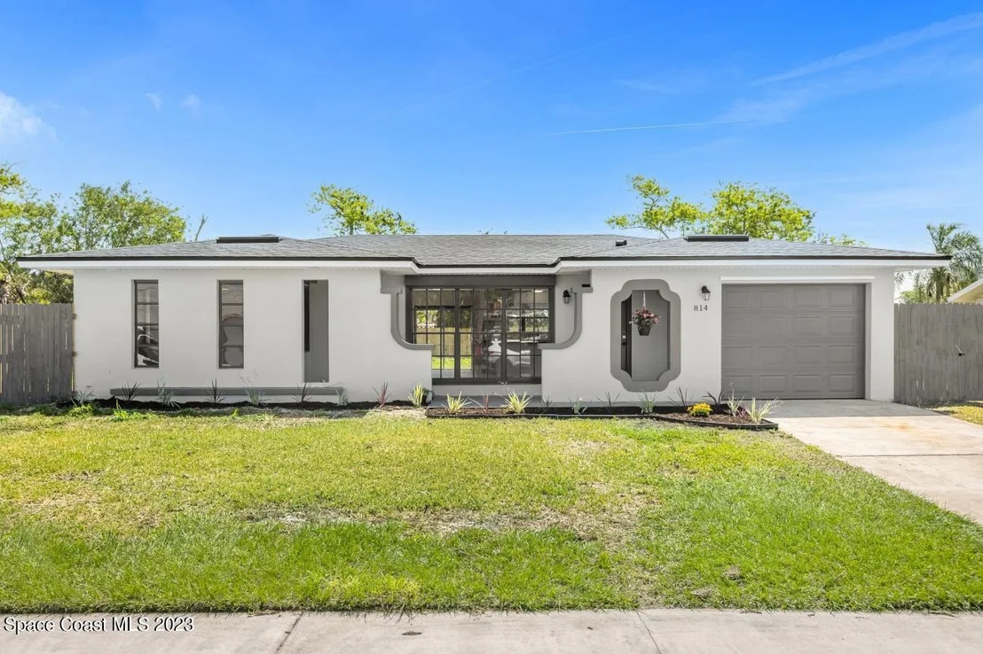 Photo of 814 Angle Street NE