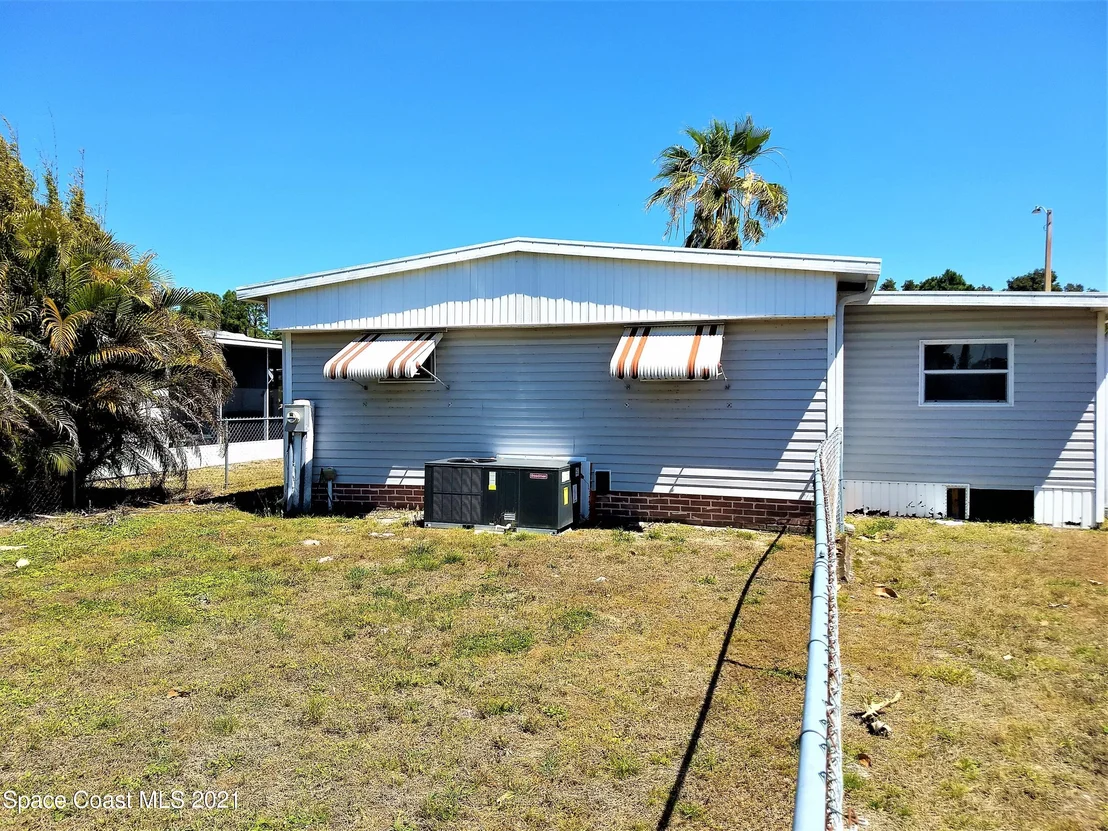 Photo of 1812 Seagrape Street NE
