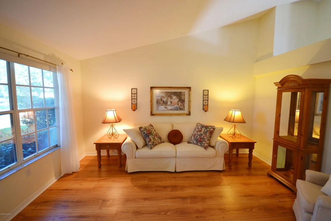 Photo of 2093 Lionel Drive