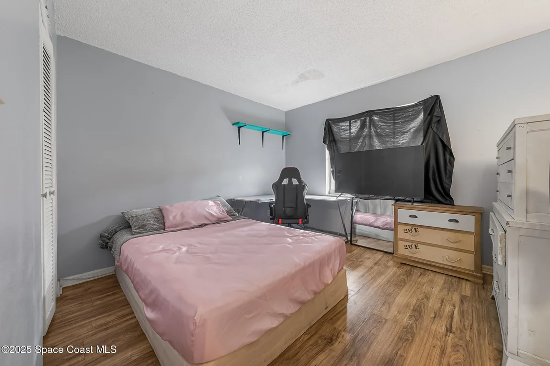Photo of 1099 Pace Drive NW