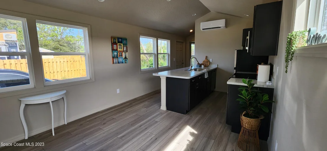 Photo of 215 Flamingo Drive
