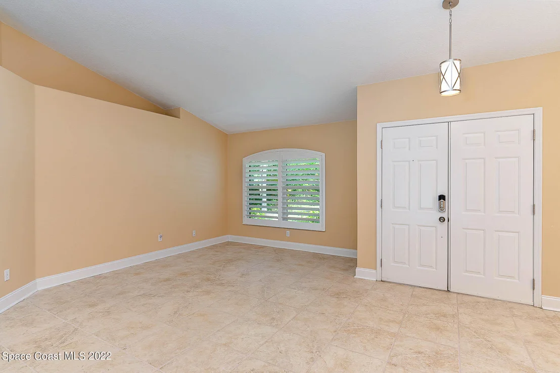 Photo of 6573 Sheridan Road