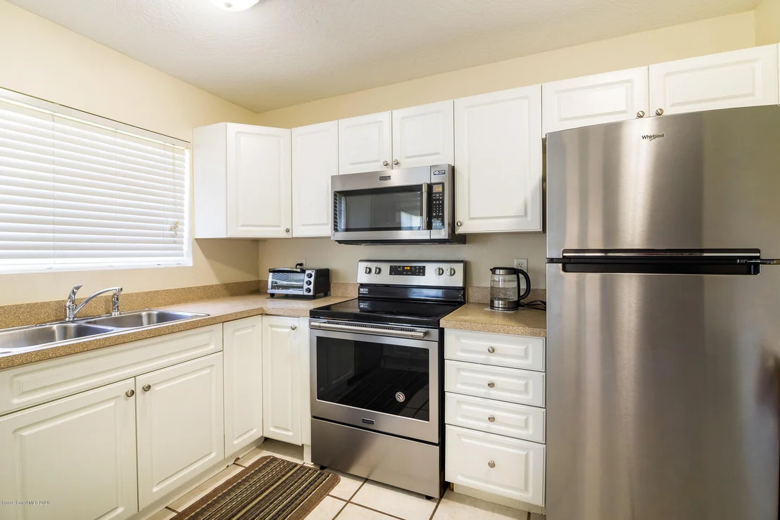 Photo of 1071 Hooper Avenue NE