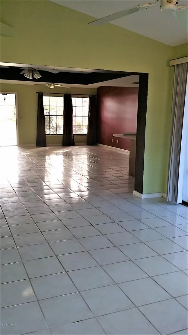 Photo of 810 Jasmine Drive