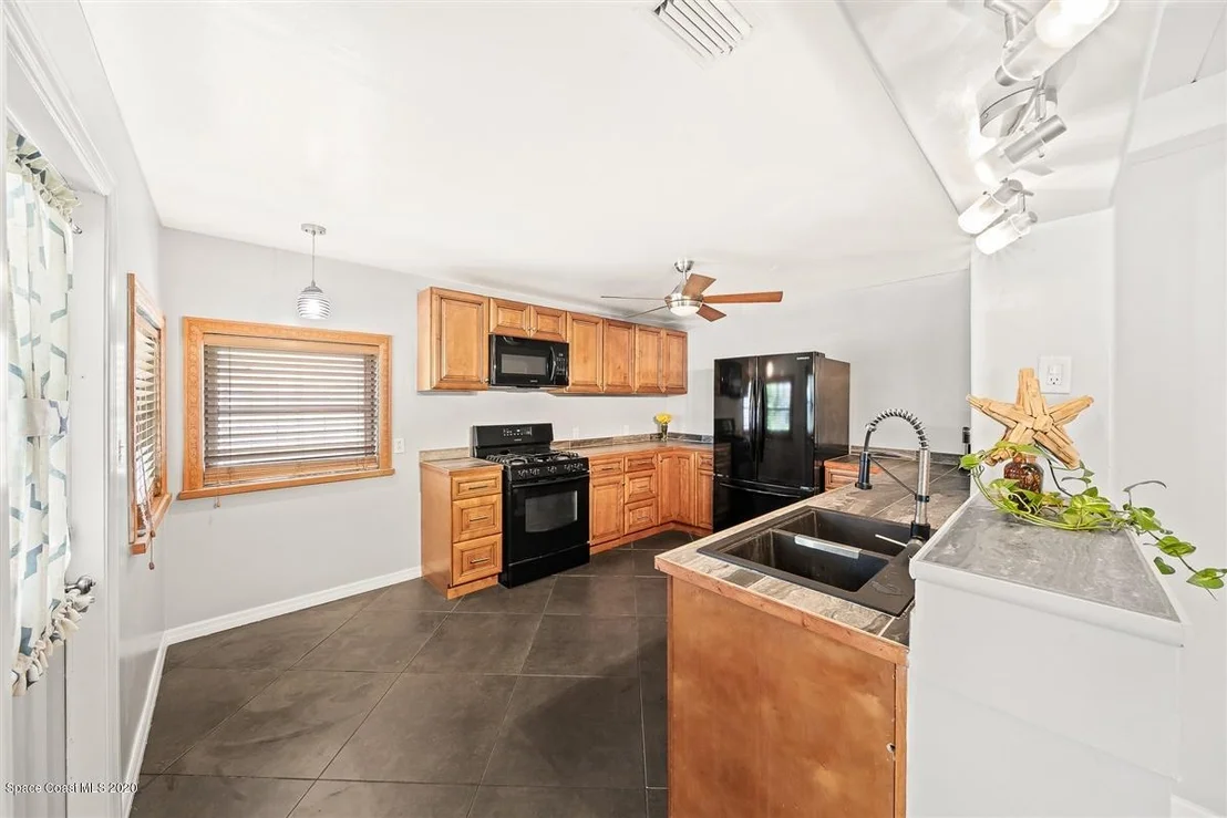 Photo of 1636 Grandview Way