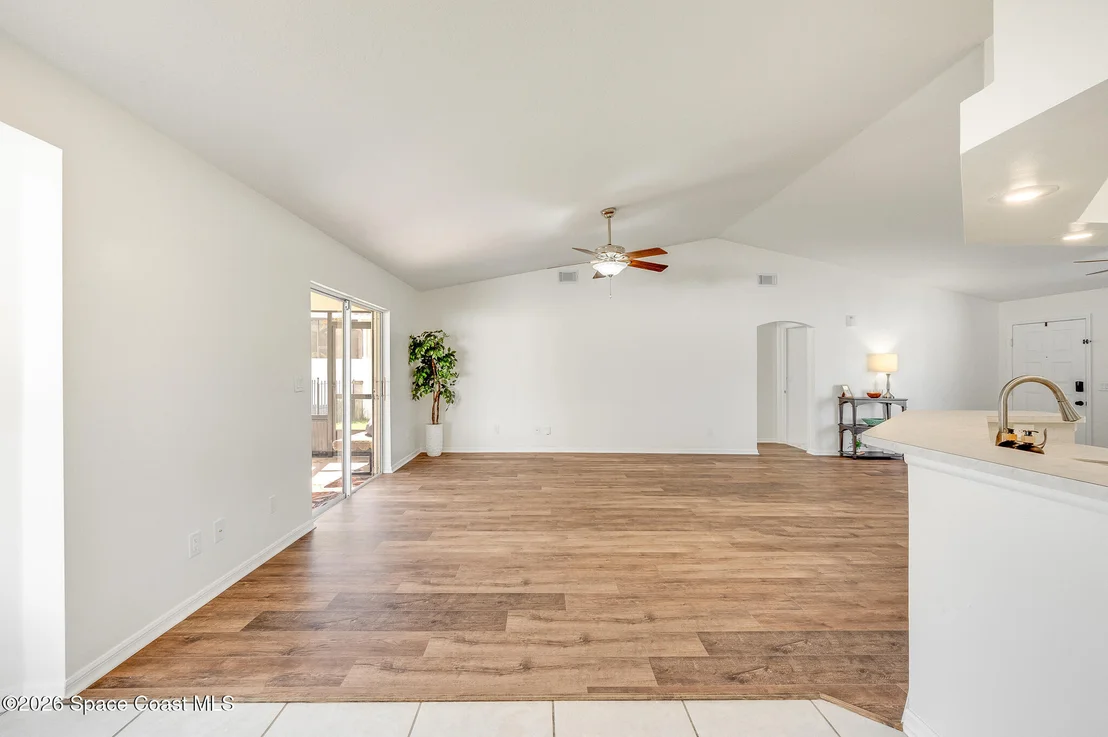 Photo of 883 Del Mar Circle