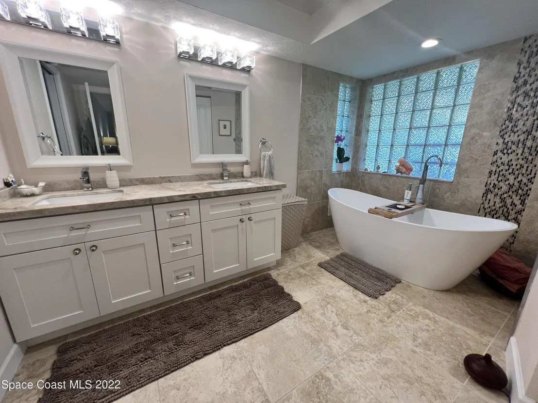 Photo of 2280 Hamlet Drive